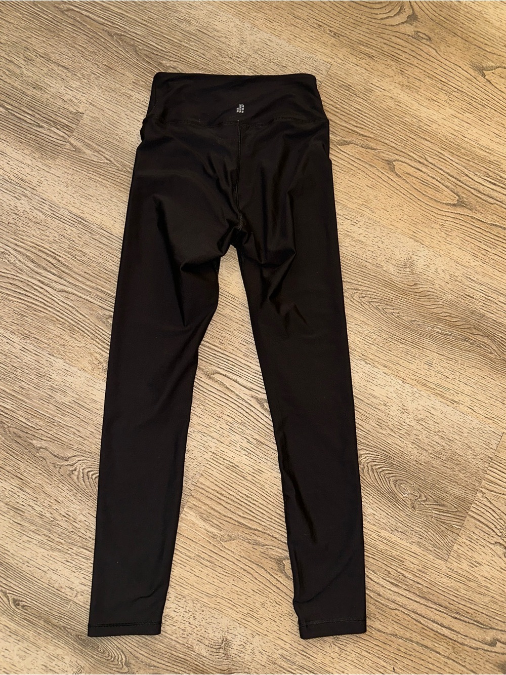 WeWoreWhat Black High-Rise Performance Leggings - Picture 2 of 3